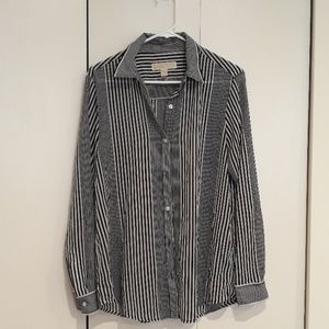 A perfect shirt for the modern girl boss